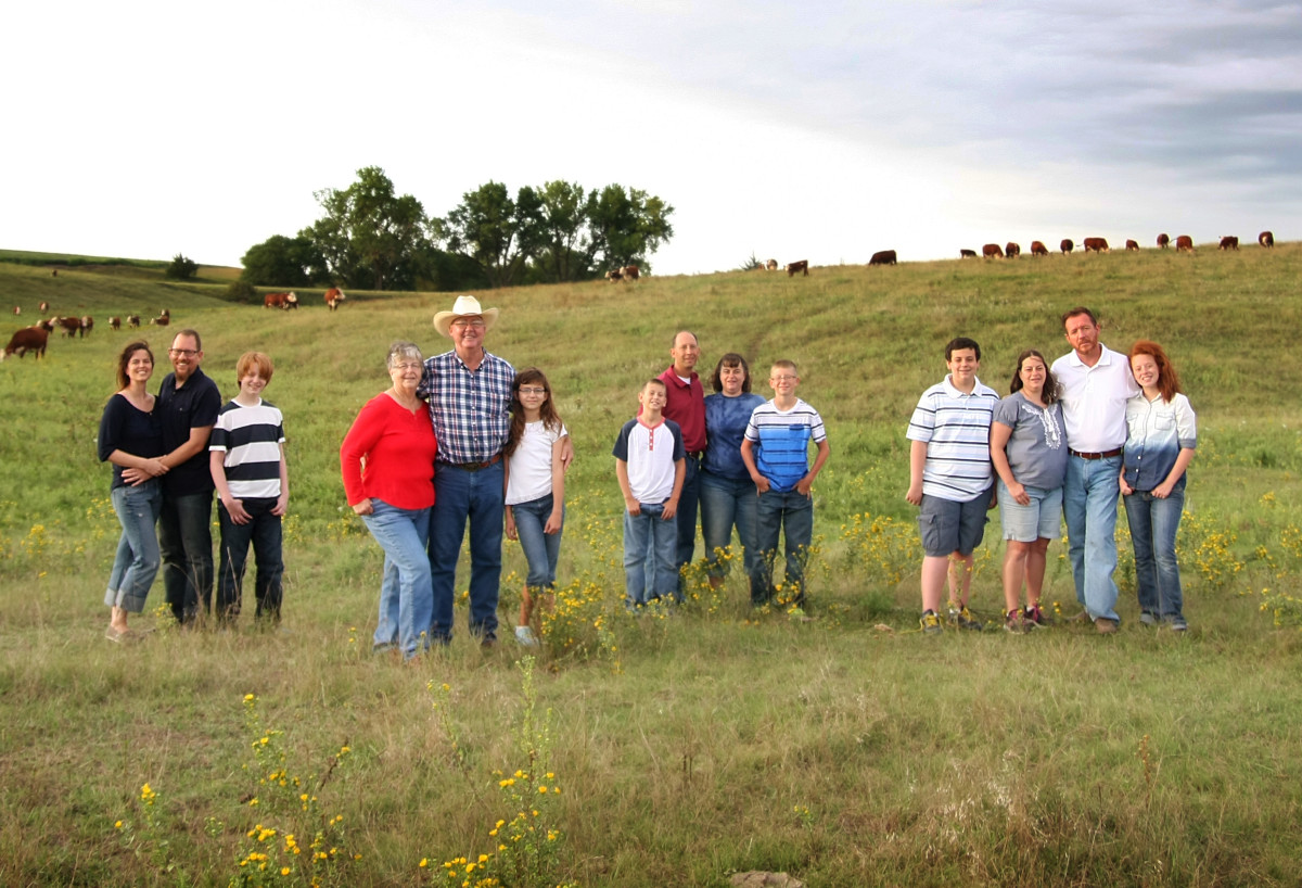 rons-family-crop-1200x818